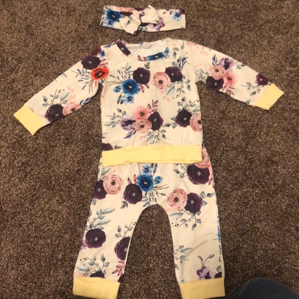 Brand New Floral Set! 6-9 months!